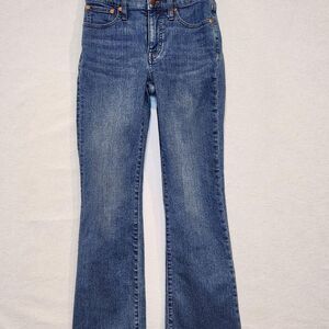 Ladies Size 24 Madewell Mid-Rise Kick Out Crop Denim Raw Hem Medium Wash Jeans